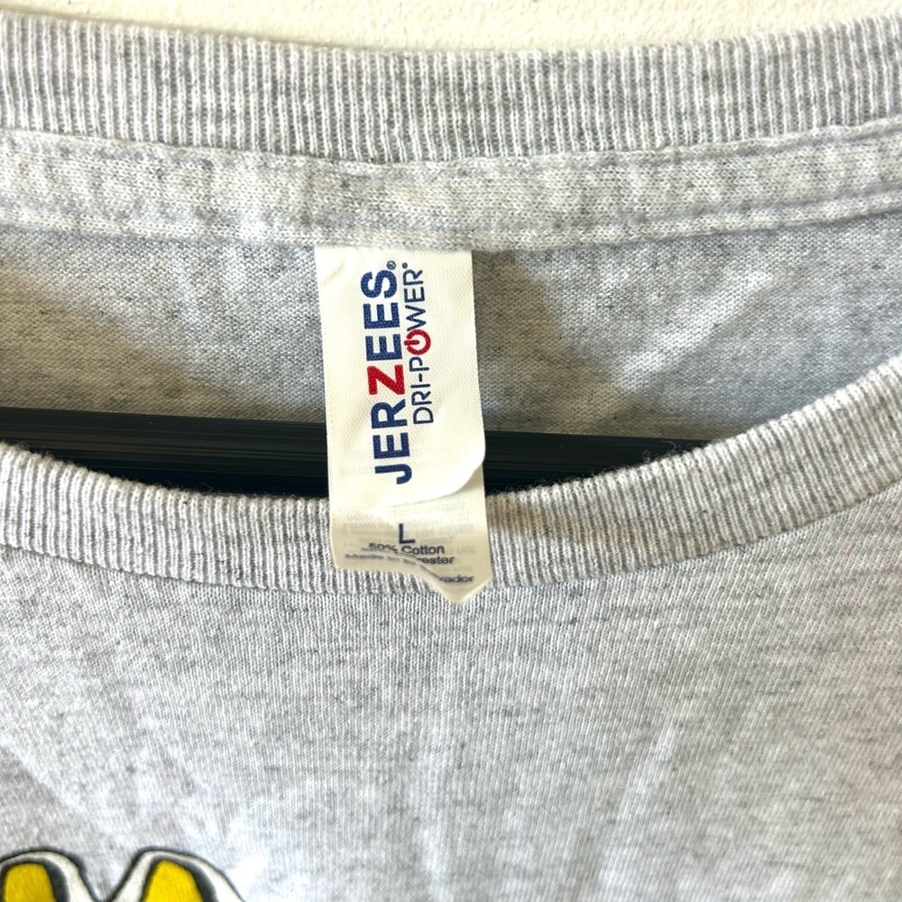 Jerzees Gray Graphic Tee with Car Design - Picture 3 of 4